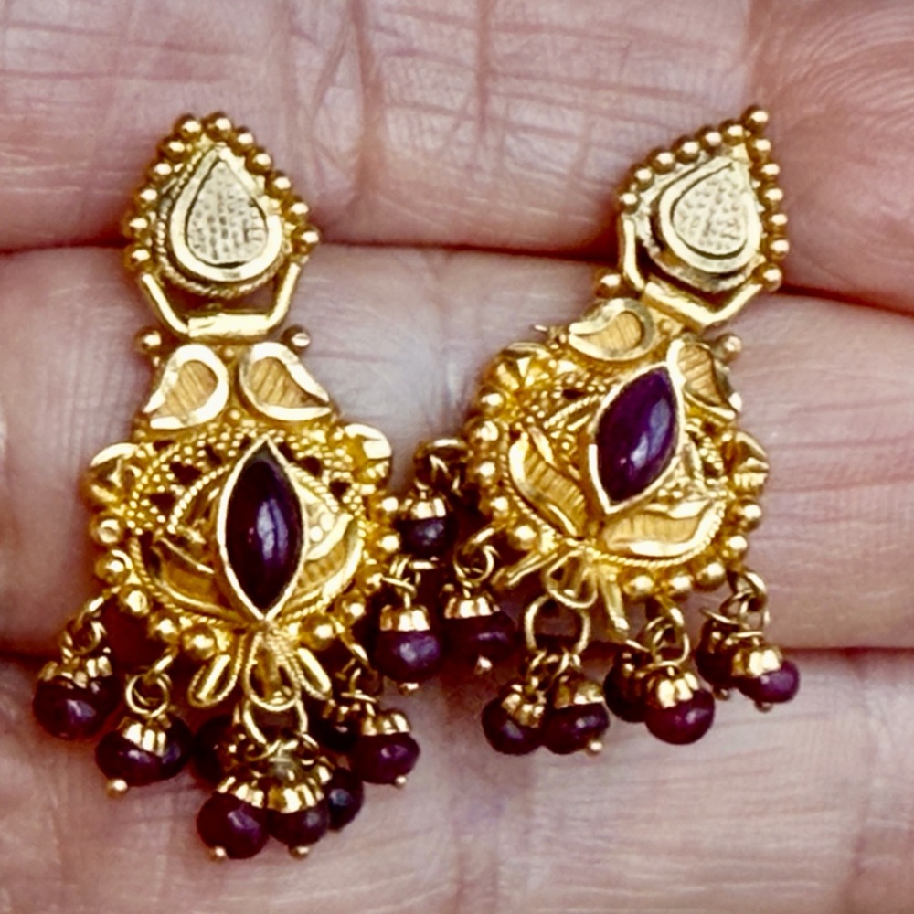 22 karat gold and ruby earrings - Picture 5 of 6